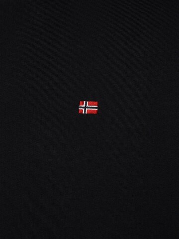NAPAPIJRI Sweatshirt in Schwarz