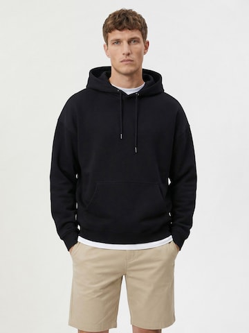 Everly Суичър в черно: отпред