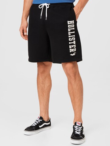 HOLLISTER Regular Pants in Black: front