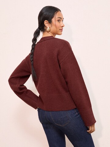 Geacă tricotată de la Friends Like These pe roșu