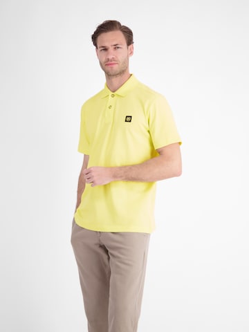 LERROS Maskulines Poloshirt aus Baumwolle mit griffiger Struktur in Gelb