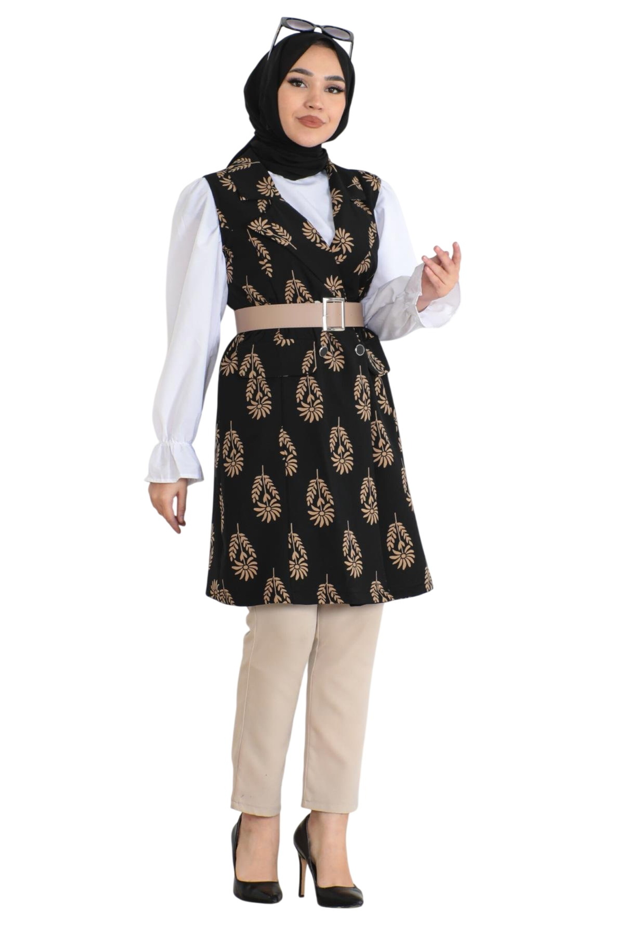 MODAMIHRAM Vest in Black