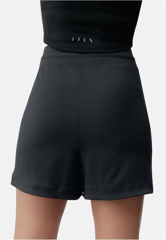Born Regular Broek 'Leila' in Zwart