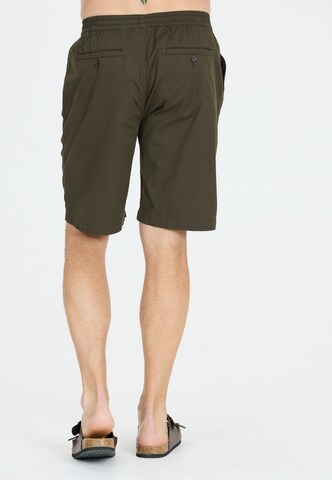 NOU Regular Shorts 'Helvetia' in Grün