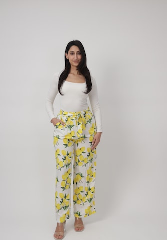 Elara Loose fit Trousers in White