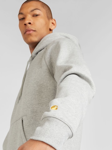 Carhartt WIP Sweatshirt 'Chase' in Grau