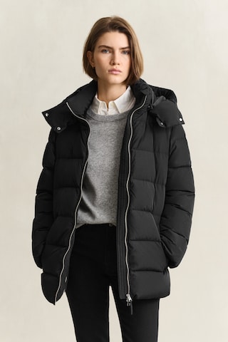 GANT Winter Jacket in Black: front