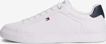 Baskets basses 'ICON COURT' TOMMY HILFIGER en blanc : devant