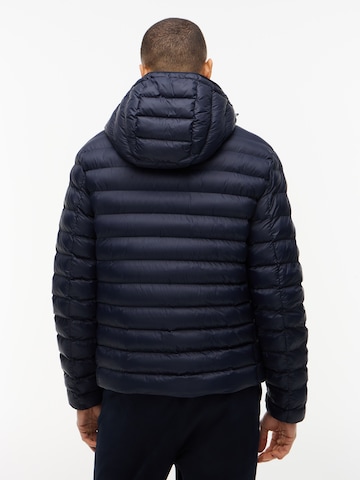 TOMMY HILFIGER - Chaqueta de entretiempo en azul