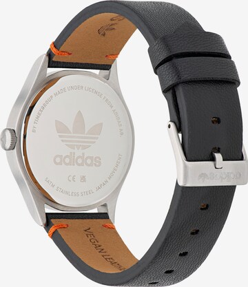 ADIDAS ORIGINALS Uhr in Silber