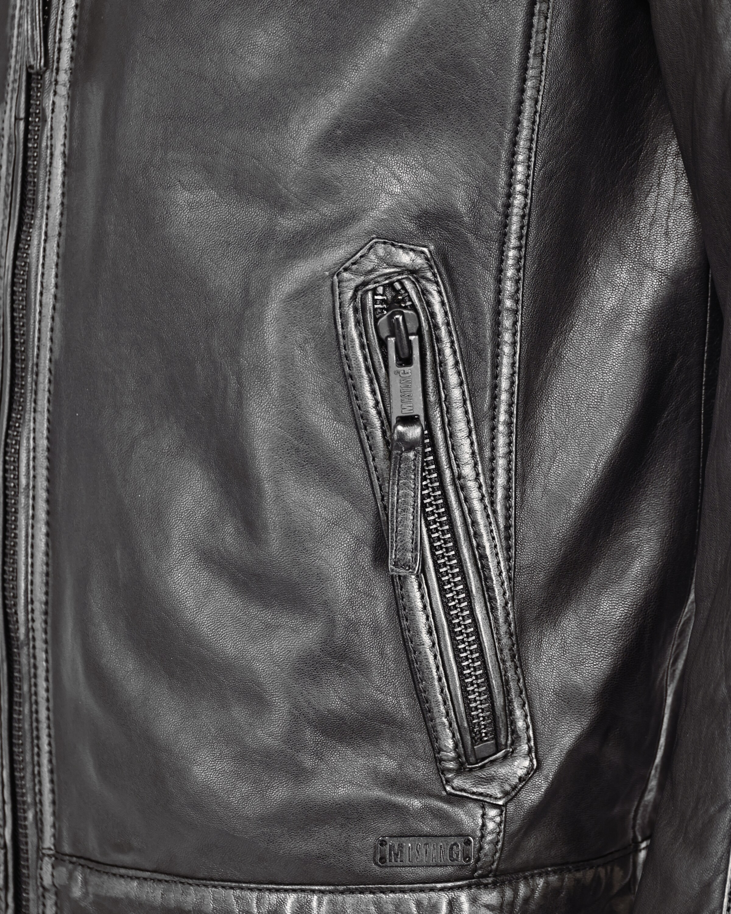 MUSTANG Between-season jacket ' 31021306 ' in Black