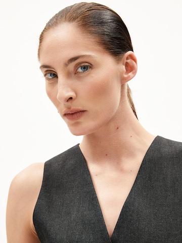 ARMEDANGELS Bodywarmer in Grijs