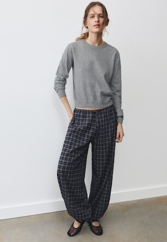 Pull&Bear Sweater in Grey: front