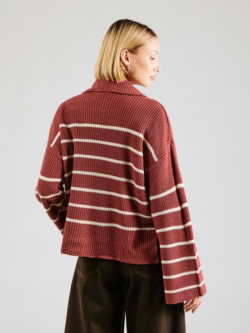 VILA Sweater in Red