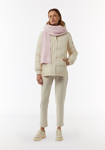 comma casual identity - Chal en rosa