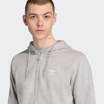 Veste de survêtement 'Trefoil Essentials' ADIDAS ORIGINALS en gris
