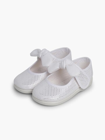 Pisamonas Ballet Flats in White