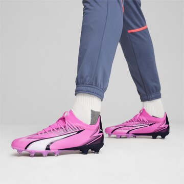 PUMA - Zapatillas de fútbol 'Ultra Match' en rosa: frente