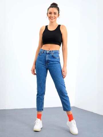 Tommy Life Topp 'Crop Top', värv must