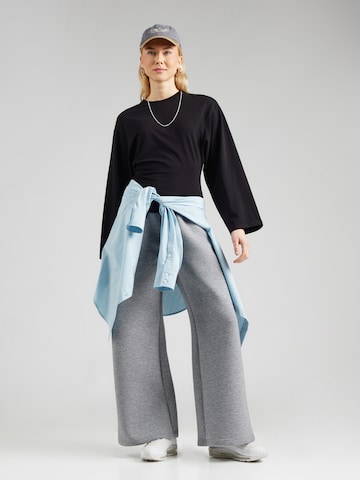 WEEKDAY T-shirt i svart