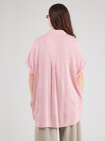 Camicia da donna 'CARPenna' di ONLY Carmakoma in rosa