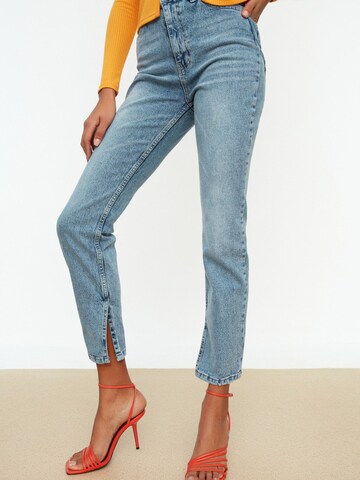 Trendyol Regular Jeans in Blue: front