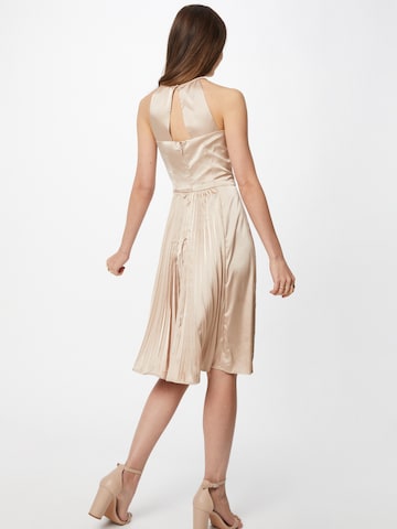 Robe de cocktail 'Carly' Chi Chi London en beige