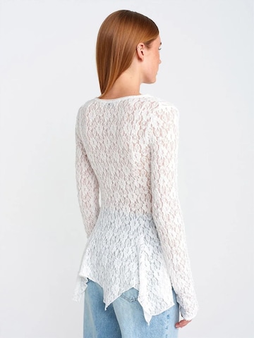 Dilvin Knit Cardigan in White