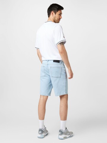 Regular Jean 'Earl' Pegador en bleu