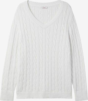 SHEEGO Sweater in White: front