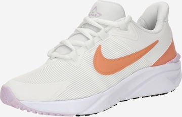 NIKE Sportschuh 'STAR RUNNER 4' in Weiß: Vorderseite