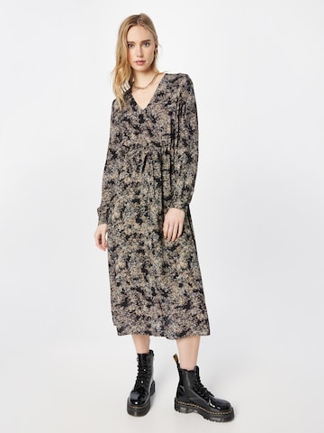 Robe 'NUTILIA' minimum en noir : devant