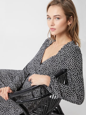 VERO MODA Ruha 'Niume' - fekete