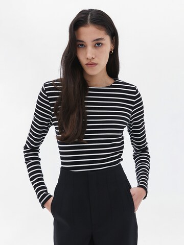 OXXO Shirt in Black: front
