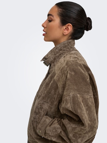 ONLY - Chaqueta de entretiempo 'ONLIsla' en marrón