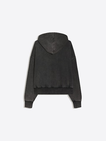 Hanorac de la Bershka pe negru