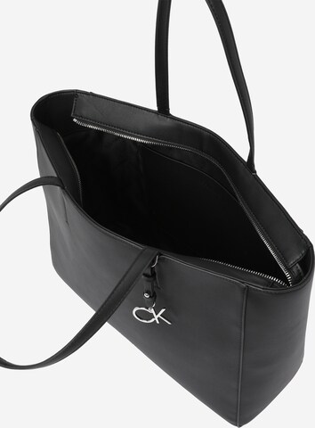 Calvin Klein Shopper in Zwart