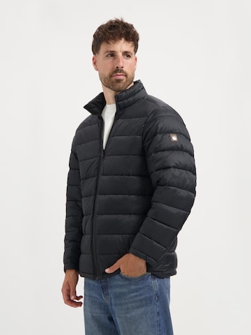 Veste outdoor 'Hoyt' Travelin en vert