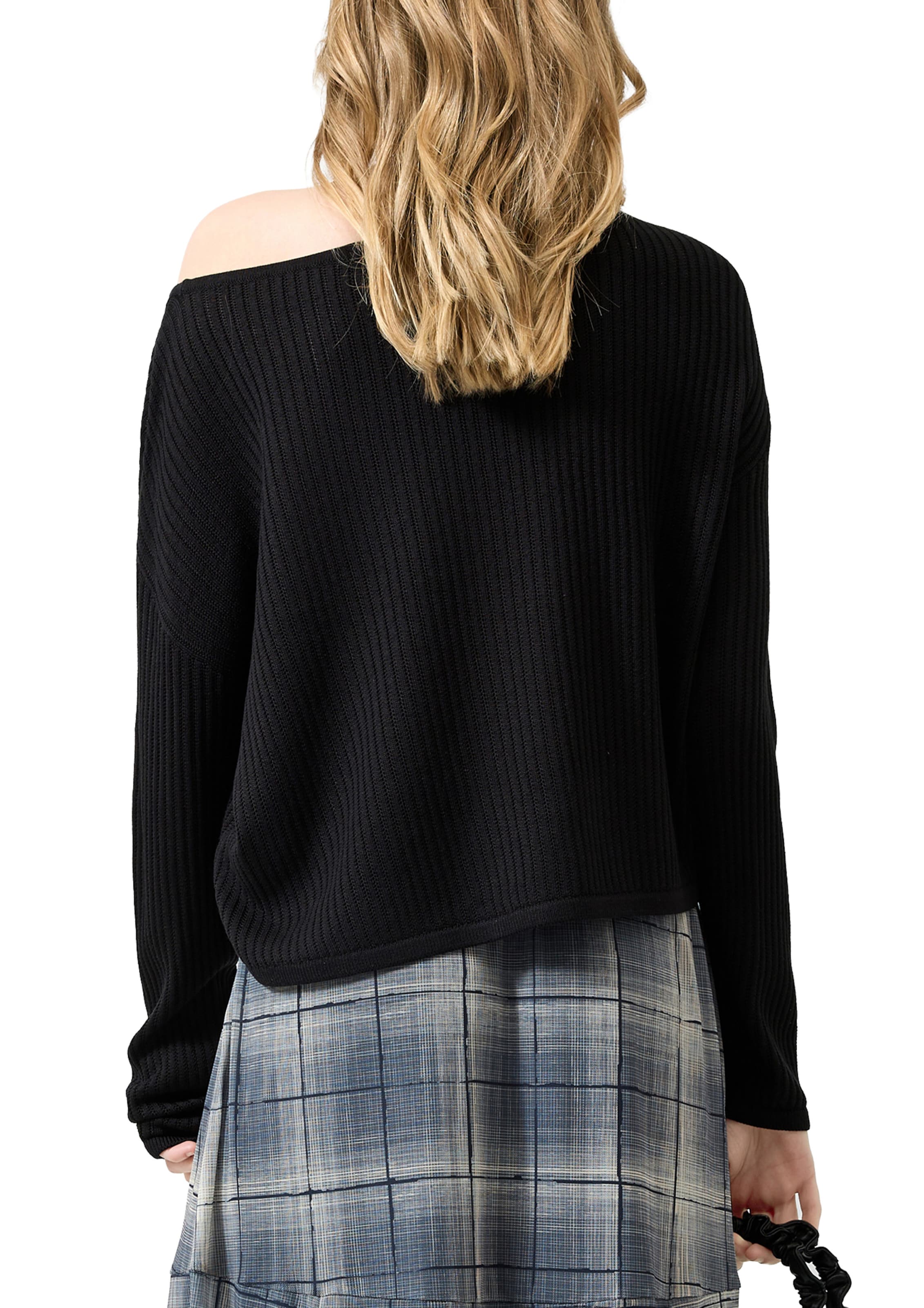 QS - Jersey en negro