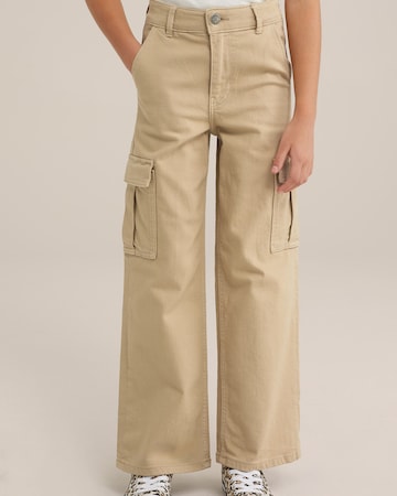 WE Fashion Regular Trousers in Beige: front