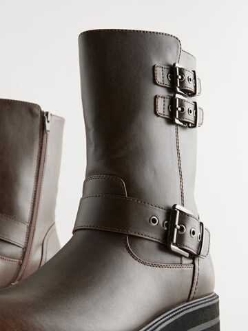 Next Boot i brun