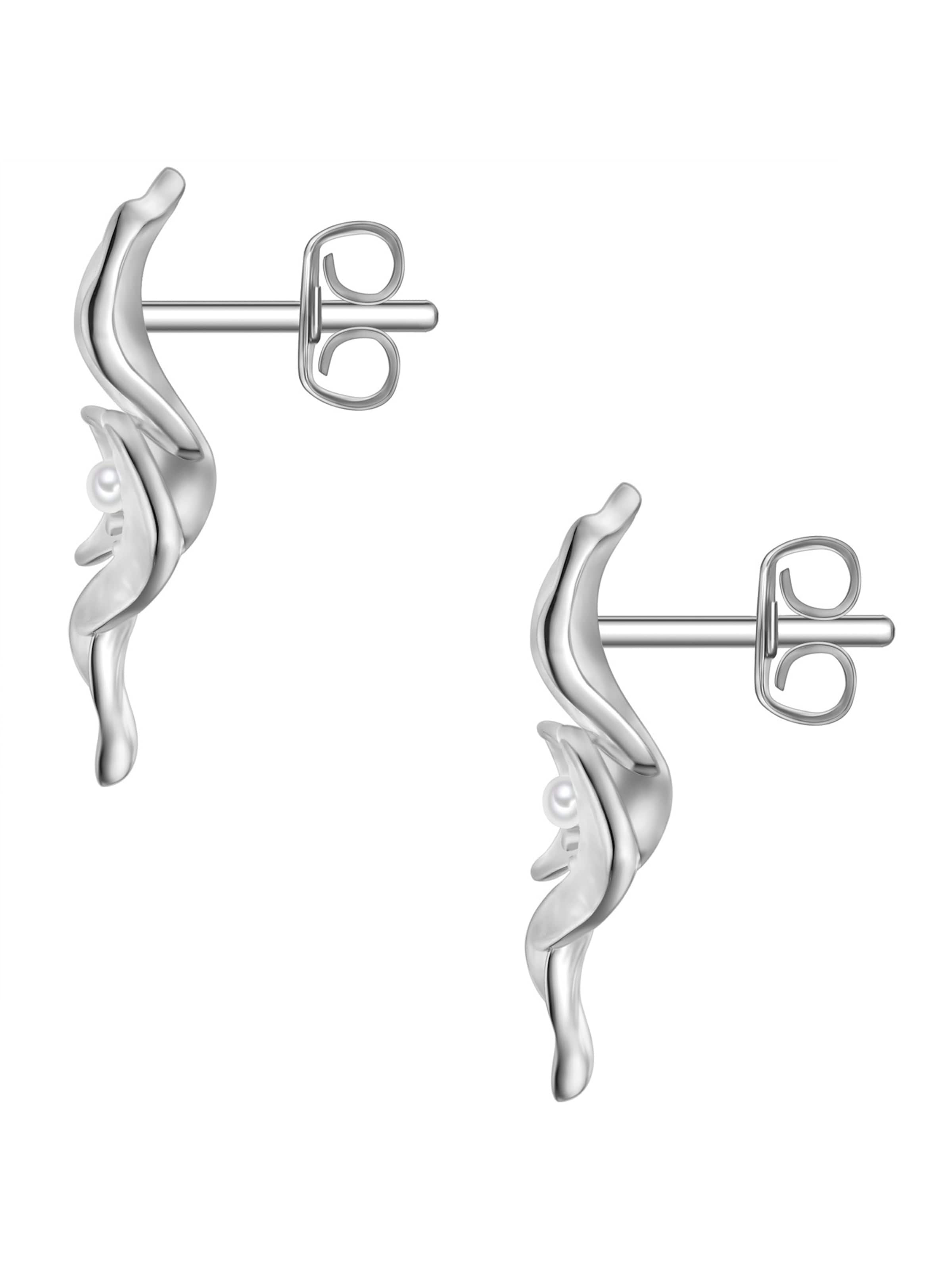Yokoamii Earrings in Silver
