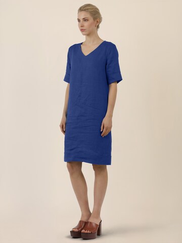 APART Kleid in Blau