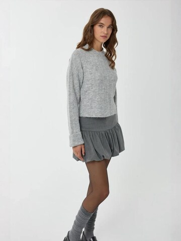 Hiccup Pullover in Grau