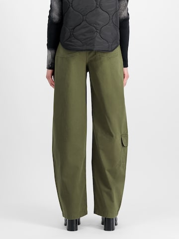 ALPHA INDUSTRIES Loosefit Παντελόνι cargo 'Field' σε πράσινο