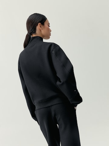 Born Sportief sweatshirt ' Bloom ' in Zwart