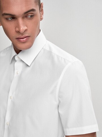 Next Regular Fit Hemd 'Easy Care' in Weiß