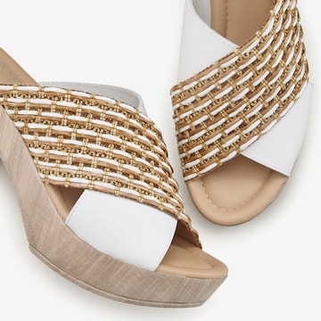 LASCANA Clogs in Gold