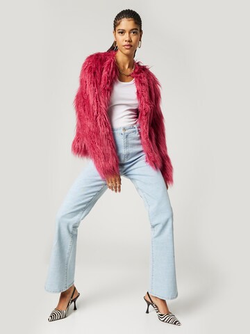 Hoermanseder x About You Between-season jacket 'Jana' in Pink