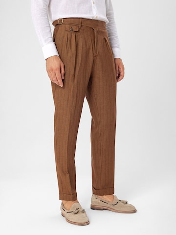 Antioch - Slimfit Pantalón plisado en marrón